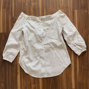 White House black market women’s off the shoulder zip up top